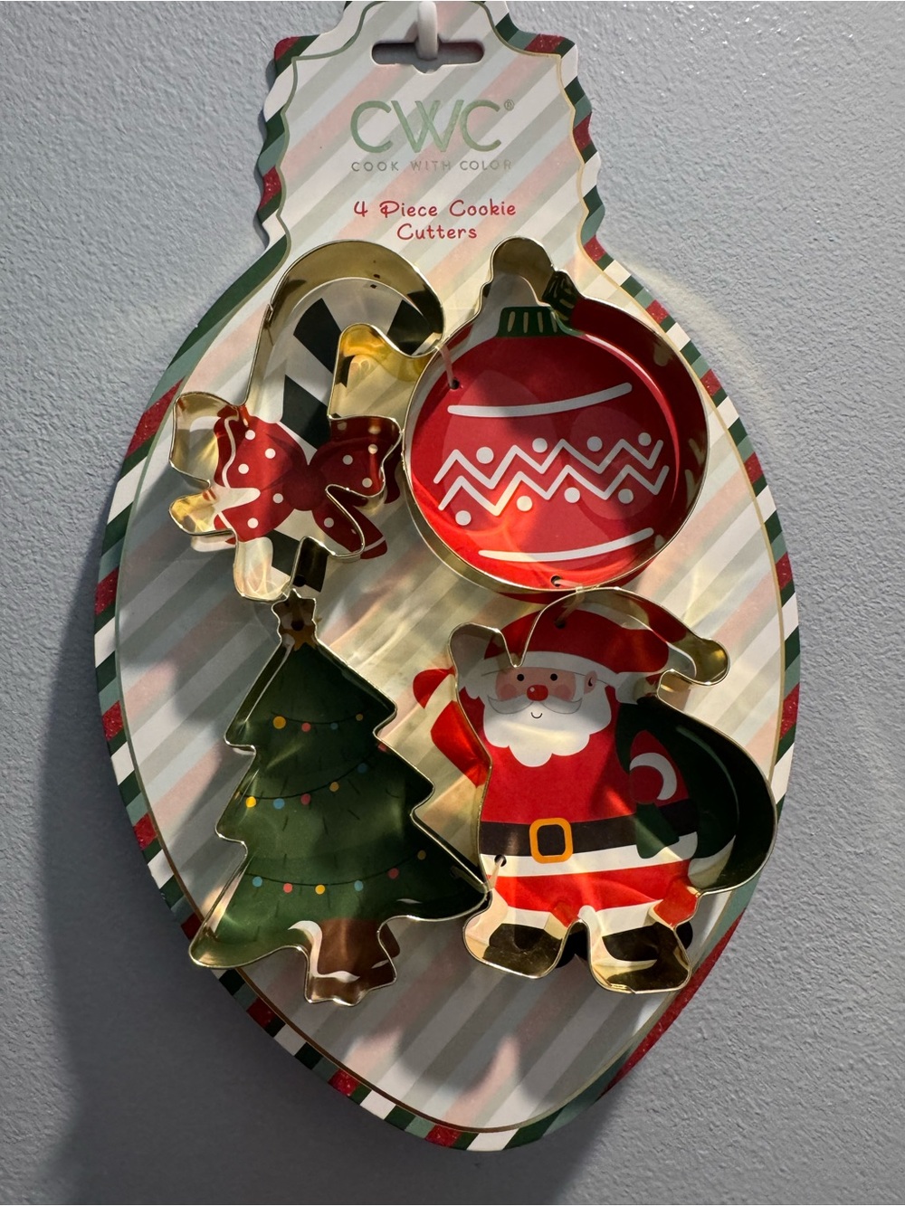 Red & Green Holiday Cookie Cutter Set - 4 Piece New CWC - Picture 3 of 3